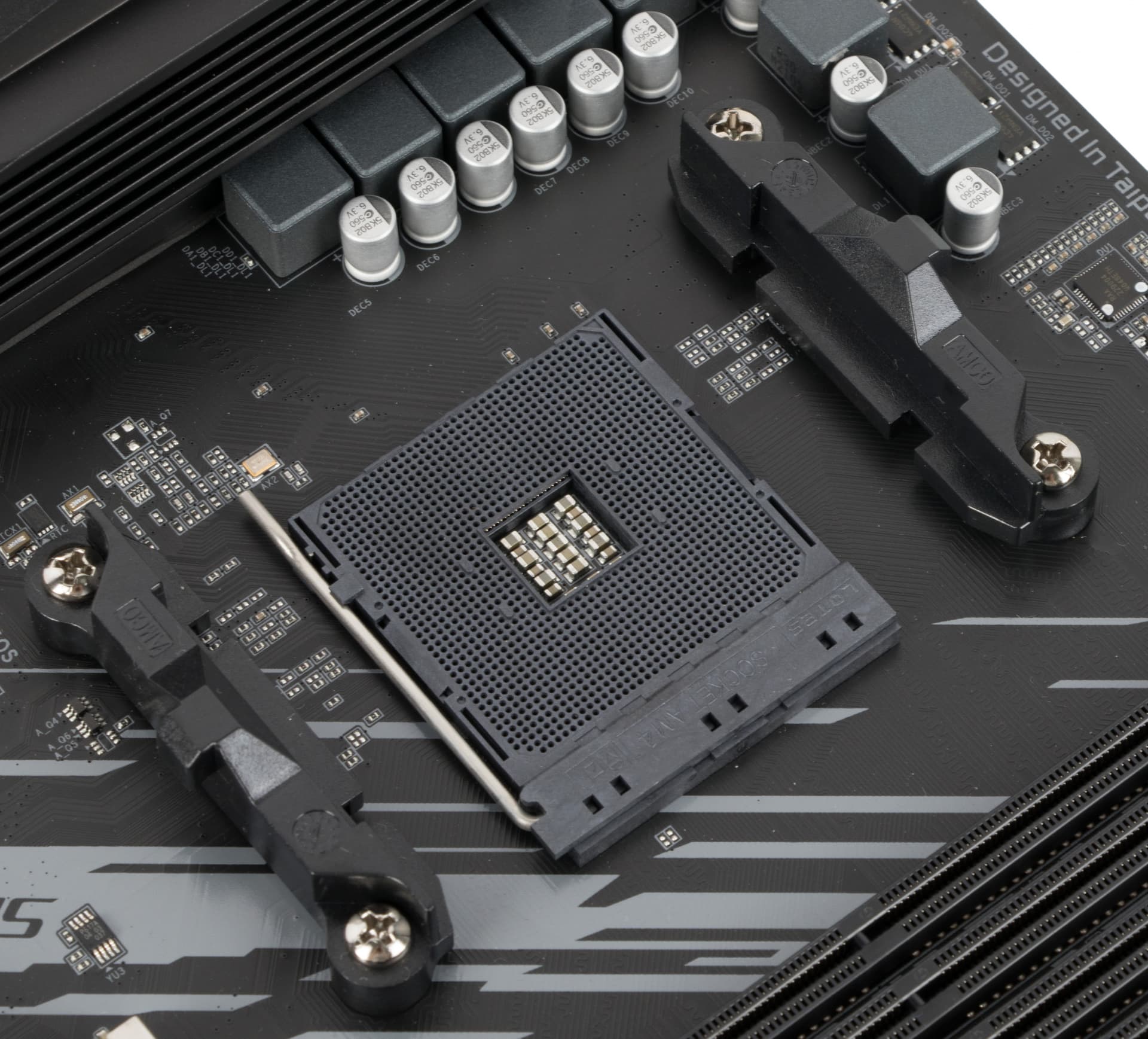 Материнская плата Gigabyte B550M AORUS ELITE Soc-AM4 AMD B550 4xDDR4 mATX AC`97 8ch(7.1) GbLAN RAID+DVI+HDMI - фото 4