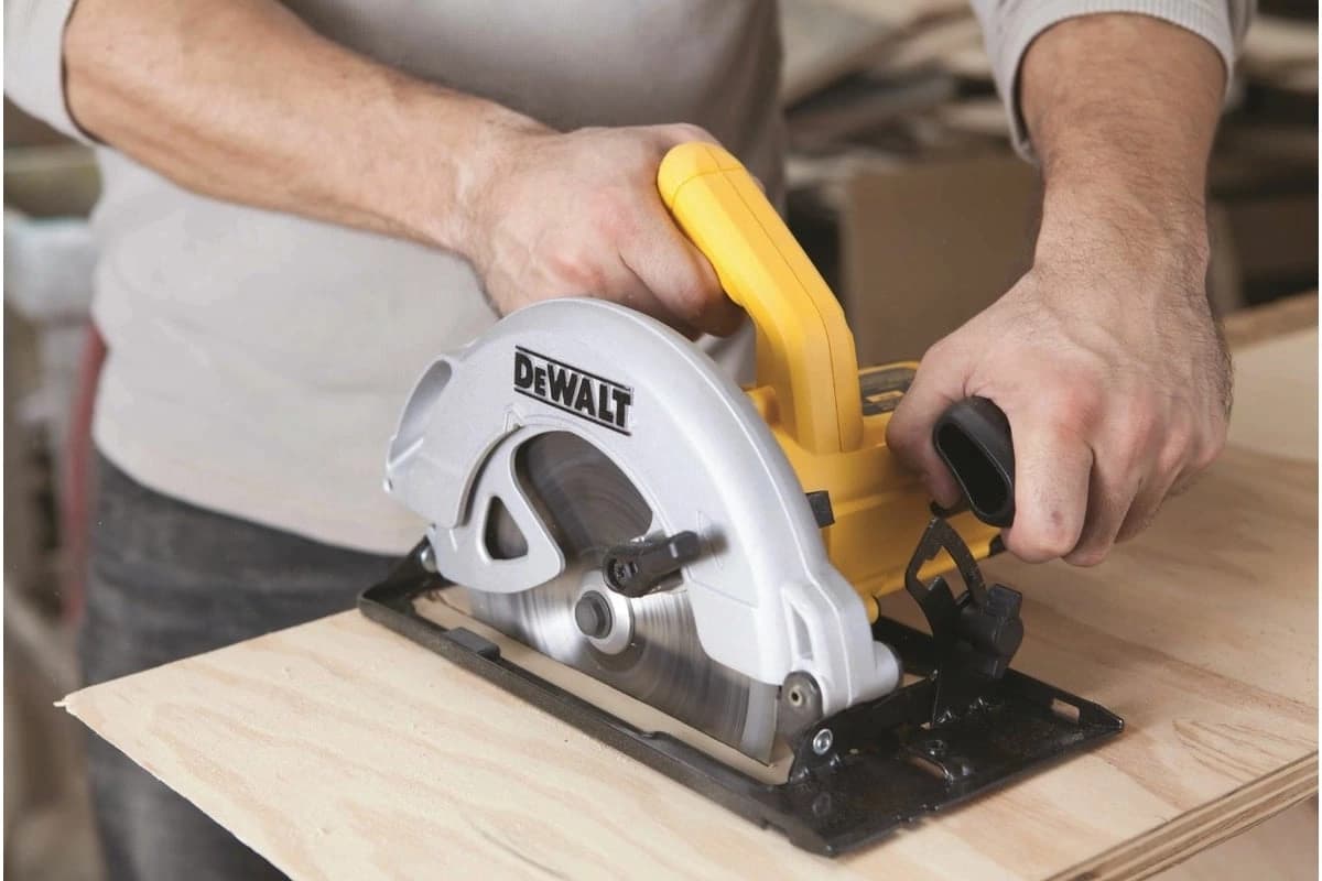 Циркулярная пила (дисковая) DeWalt DWE560K 1350Вт (ручная) D диска.:184мм (DWE560K-QS) - фото 5