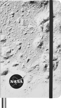 Блокнот Moleskine LIMITED EDITION NASA-INSPIRED SKNTBHL7063S1 Large 130х210мм 176стр. линейка серебристый Moon - фото 2