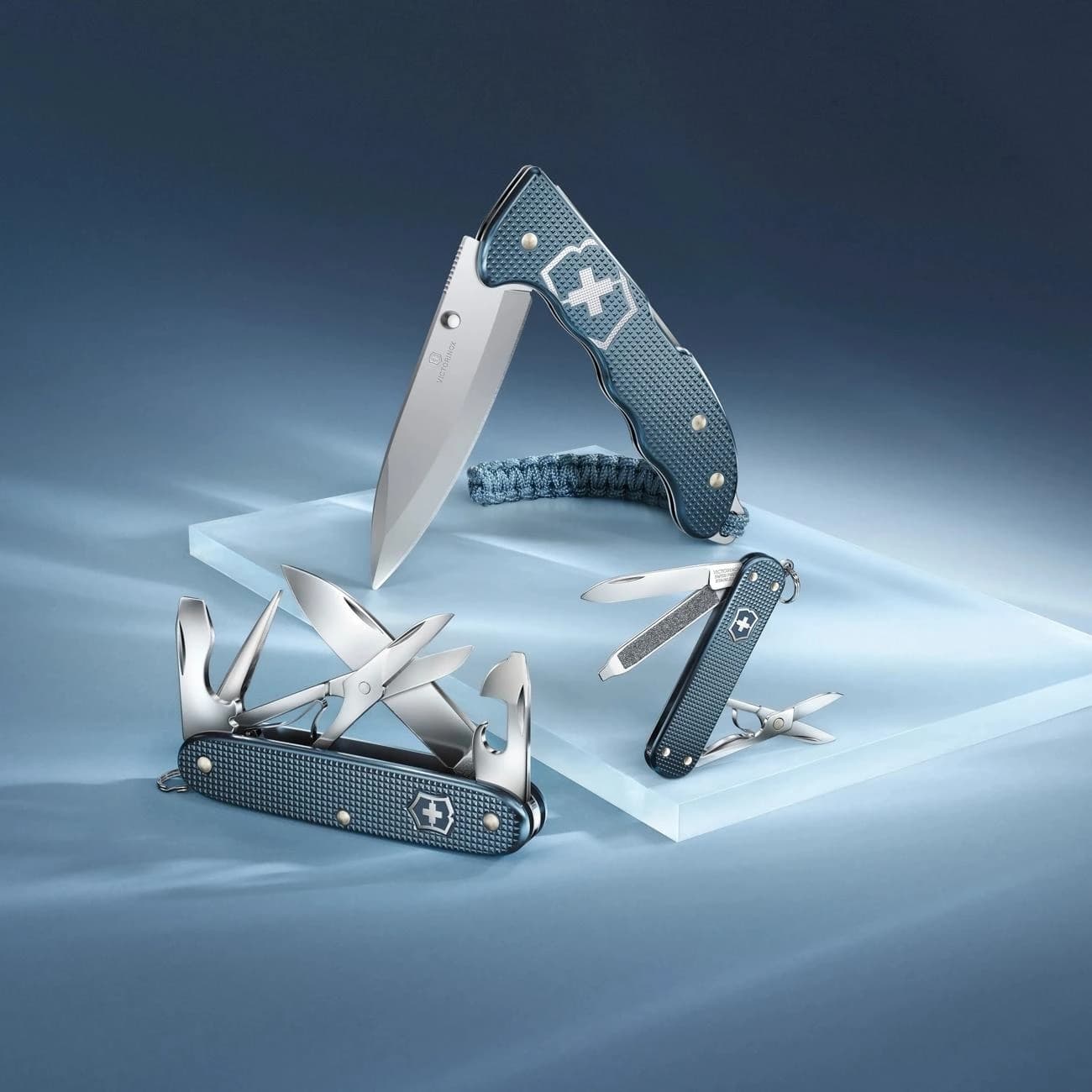Нож перочинный Victorinox Evoke Alox LE26 (0.9415.L26) 136мм 5функц. синий подар.коробка - фото 5