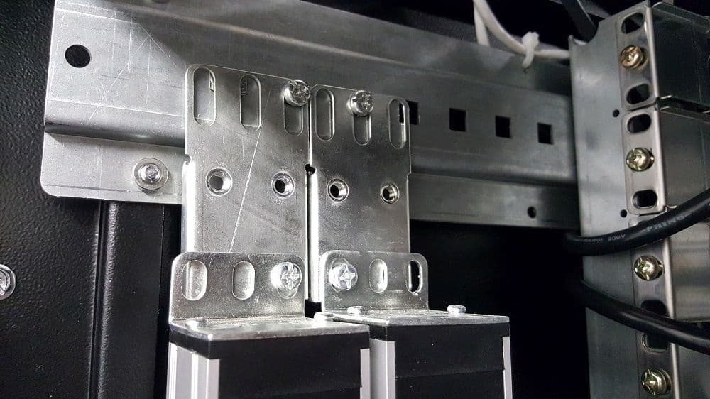 Блок распределения питания Rem R-16-20S-A-1420-K верт.размещ. 20xSchuko базовые 16A клеммная колодка - фото 3